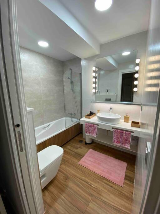 Apartamento A 100Metros De La Playa De San Lorenzo Gijon Bagian luar foto