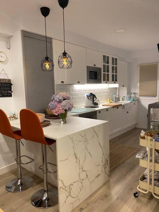 Apartamento A 100Metros De La Playa De San Lorenzo Gijon Bagian luar foto
