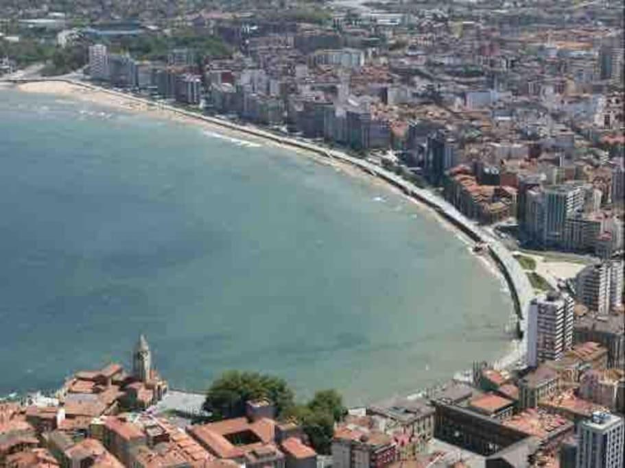 Apartamento A 100Metros De La Playa De San Lorenzo Gijon Bagian luar foto