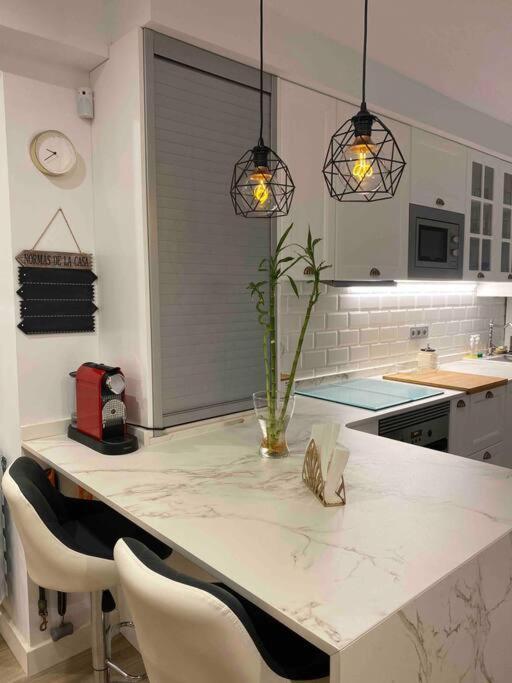 Apartamento A 100Metros De La Playa De San Lorenzo Gijon Bagian luar foto