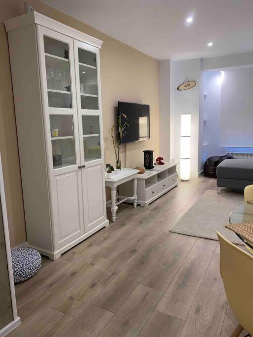 Apartamento A 100Metros De La Playa De San Lorenzo Gijon Bagian luar foto