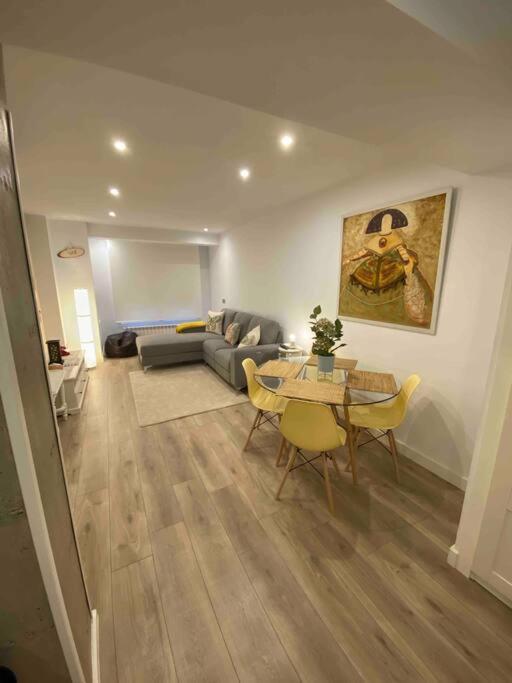 Apartamento A 100Metros De La Playa De San Lorenzo Gijon Bagian luar foto
